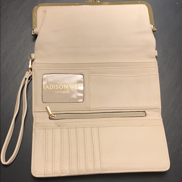 Cream clutch / wallet - Picture 2 of 3
